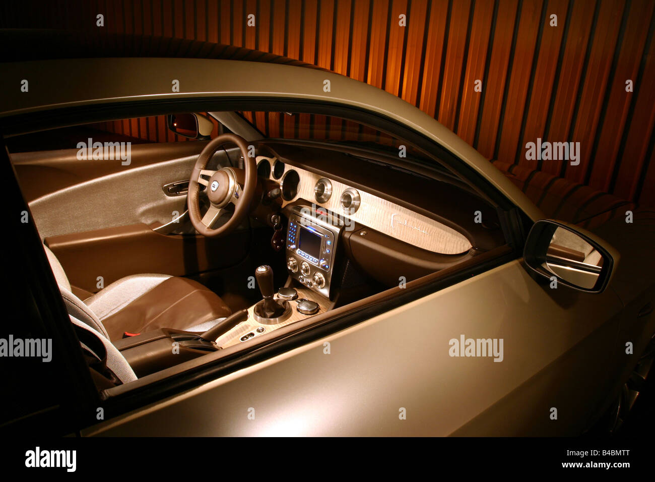 https://c8.alamy.com/comp/B4BMTT/car-lancia-fulvia-study-draft-and-design-study-model-year-2003-silver-B4BMTT.jpg