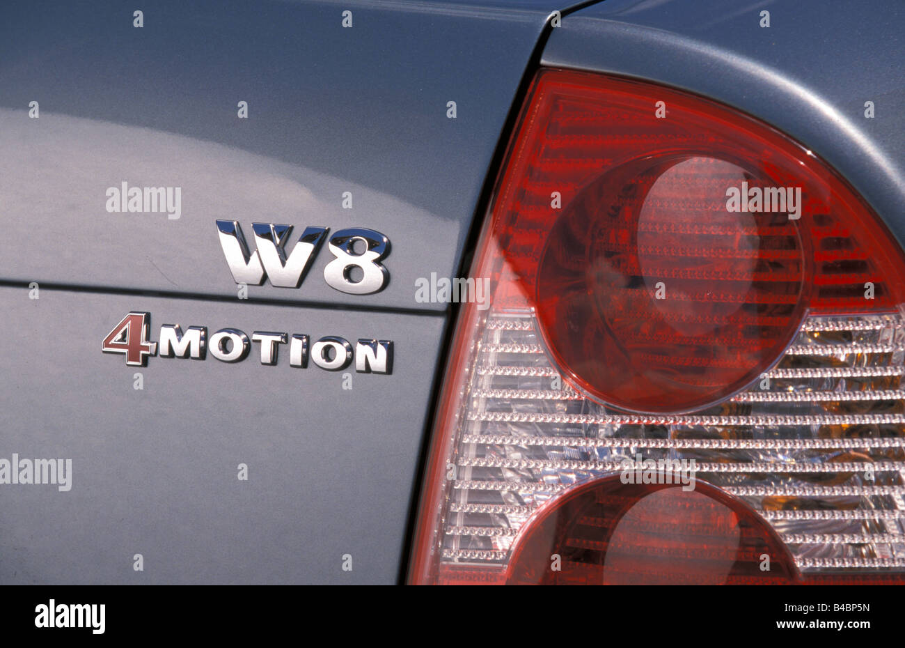 Car, VW Volkswagen Passat W8, model year 2001-, silver, Detailed view, Limousine, 275 PS, Eight-cylinder engine, Detailansicht, Stock Photo