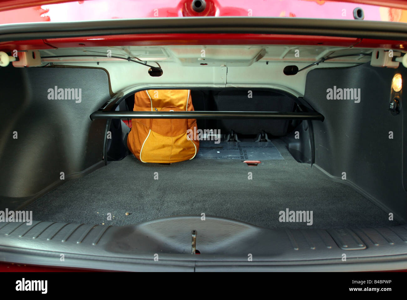 Car, Chrysler PT Cruiser Convertible Limeted 2.4L, 150 PS, Cabrio, ruby  colored, model year 2003-, FGAH, view into boot, techniq Stock Photo - Alamy