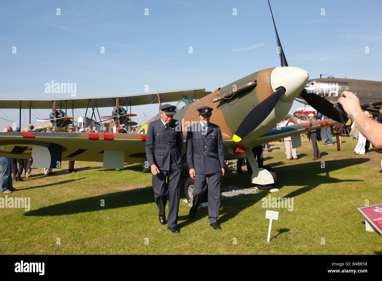 Royal air force uniforms hi-res stock photography and images - Alamy