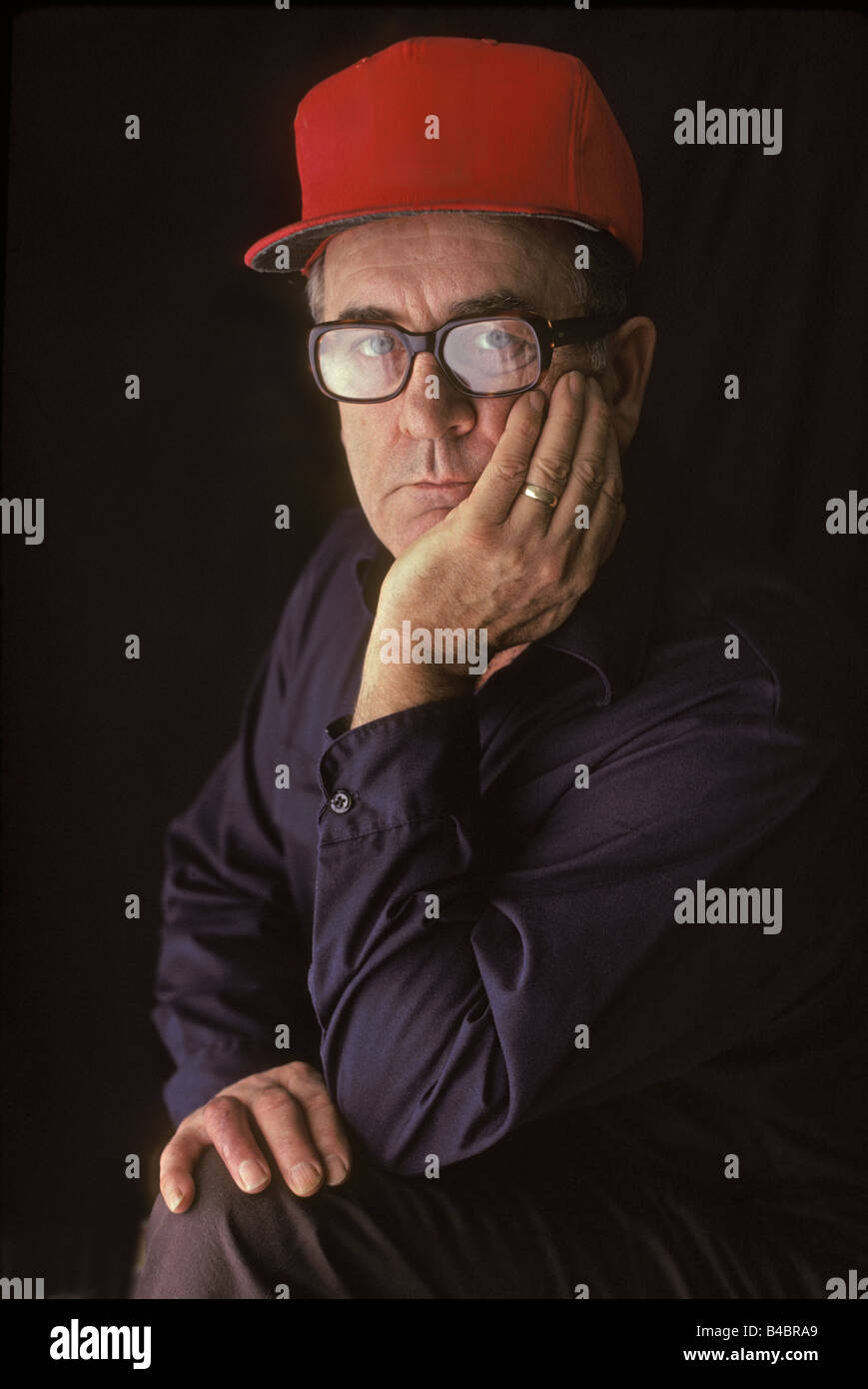 Old man working hard hi-res stock photography and images - Alamy