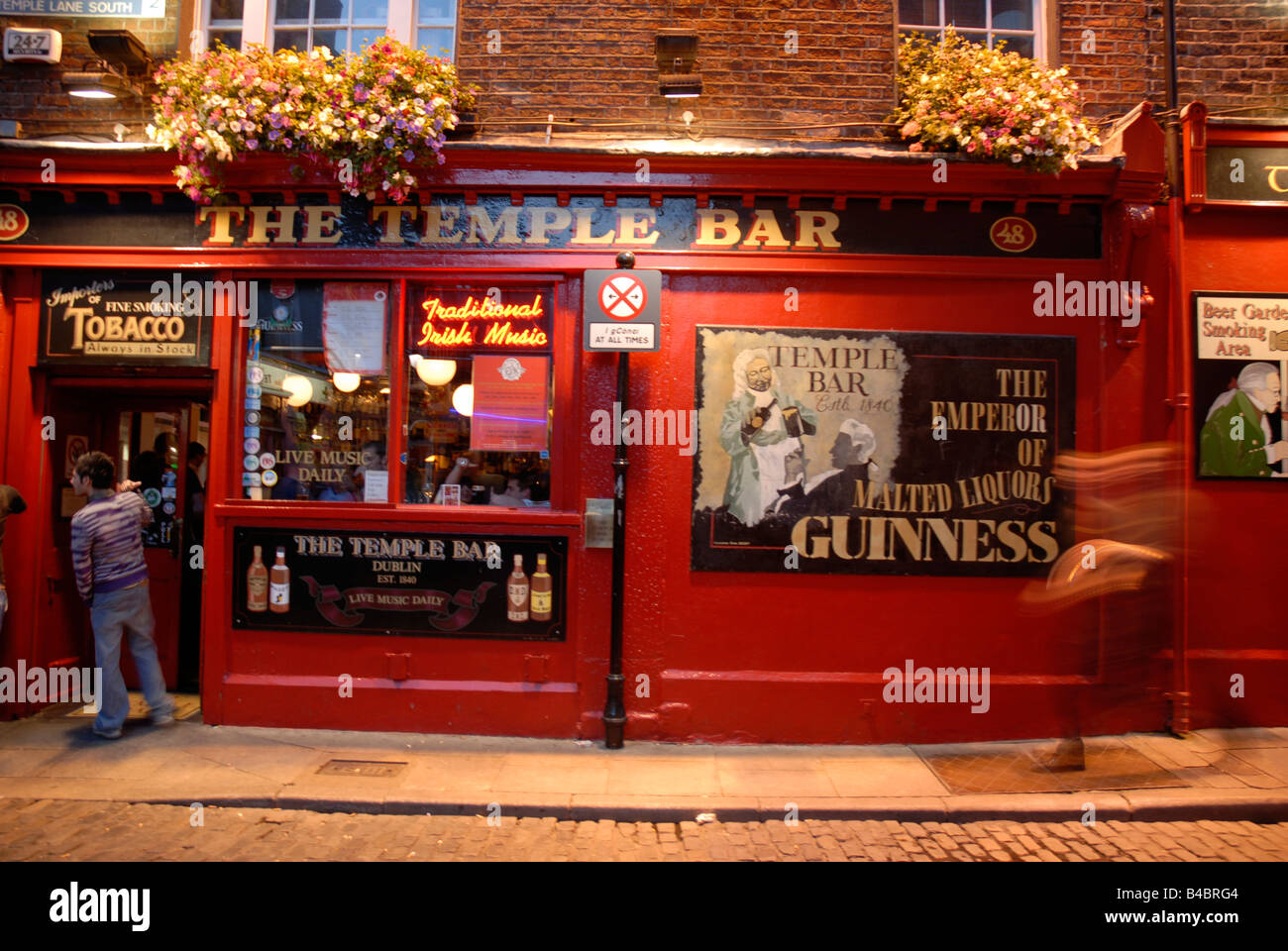 The famous Temple Bar Dublin Ireland Stock Photo Alamy
