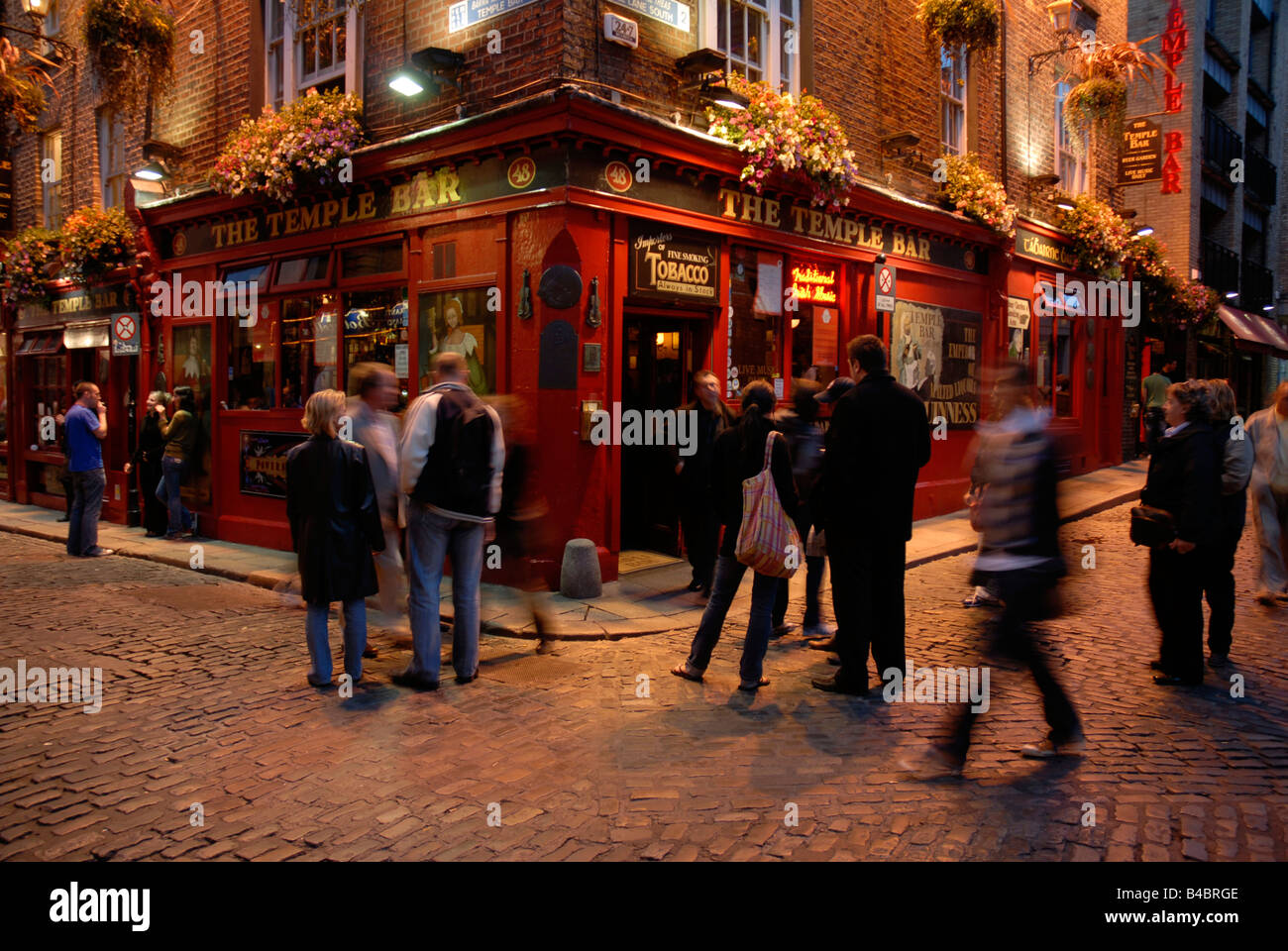 The famous Temple Bar Dublin Ireland Stock Photo Alamy