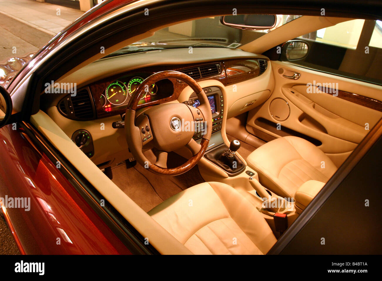 Jaguar x type interior hi-res stock photography and images - Alamy