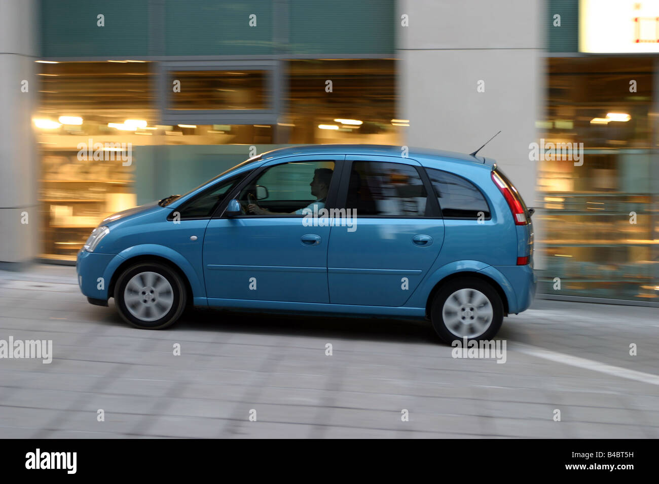 Meriva 2003 hi-res stock photography and images - Alamy