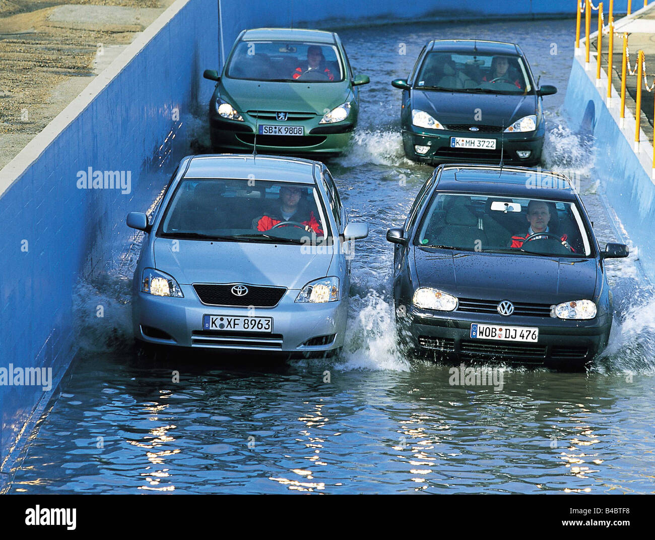 Car, Peugeot 307 SW hatchback, Lower middle-sized class, model year 2002-,  black, interior view, Interior view, Cockpit, techniq Stock Photo - Alamy