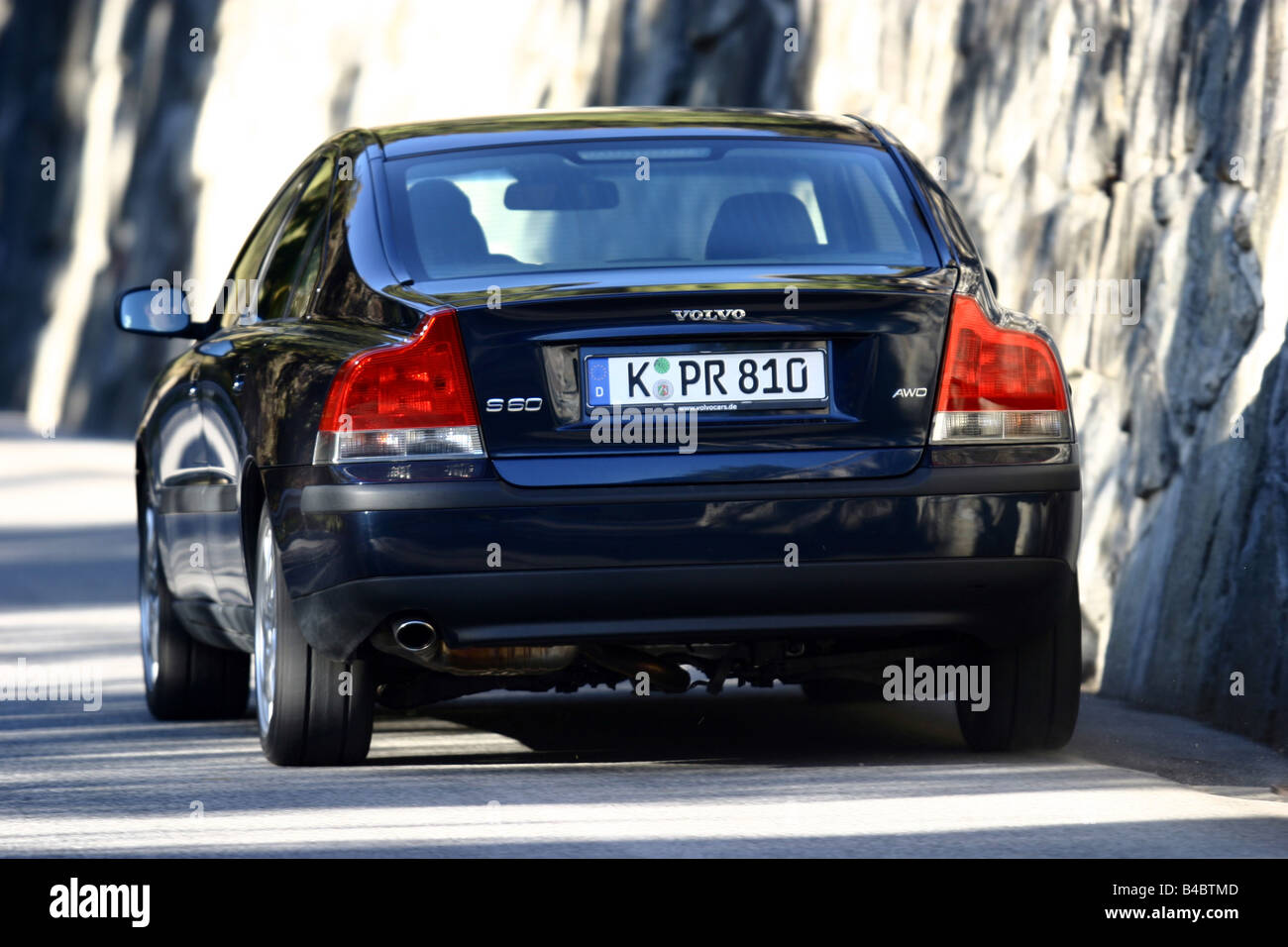4wd Volvo R60 Car, Volvo S60 4WD, dark blue, Limousine, upper middle-sized , model ...