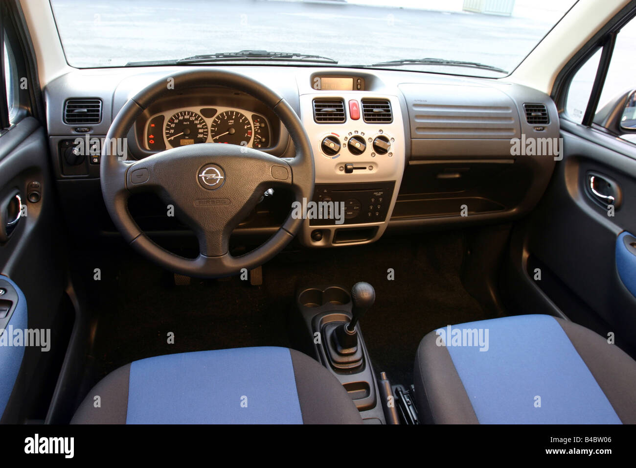 Opel agila 1 0 hi-res stock photography and images - Alamy