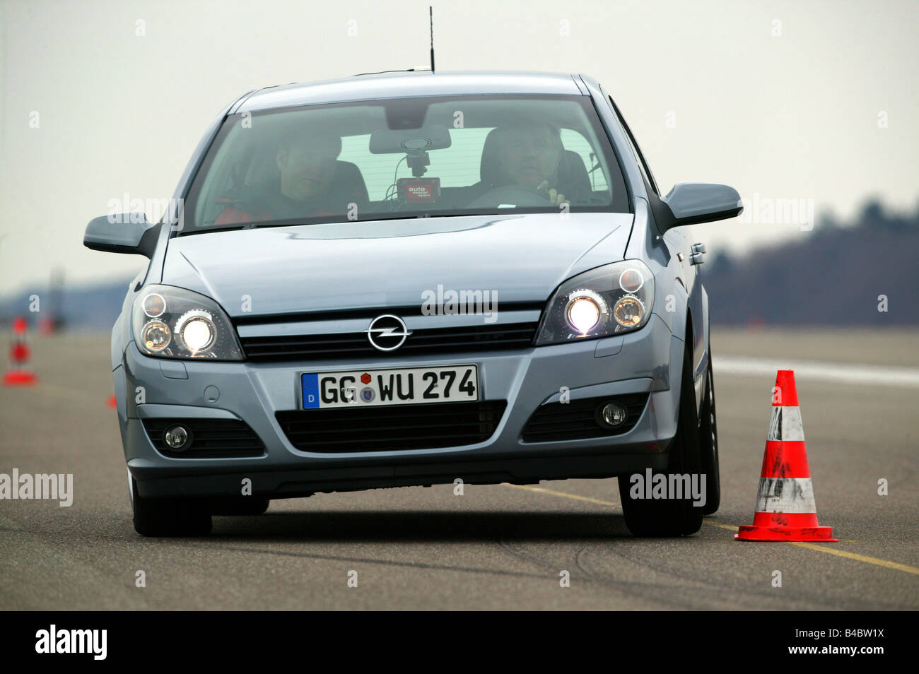 Car Opel Astra Limousine Lower High Resolution Stock Photography And Images Alamy