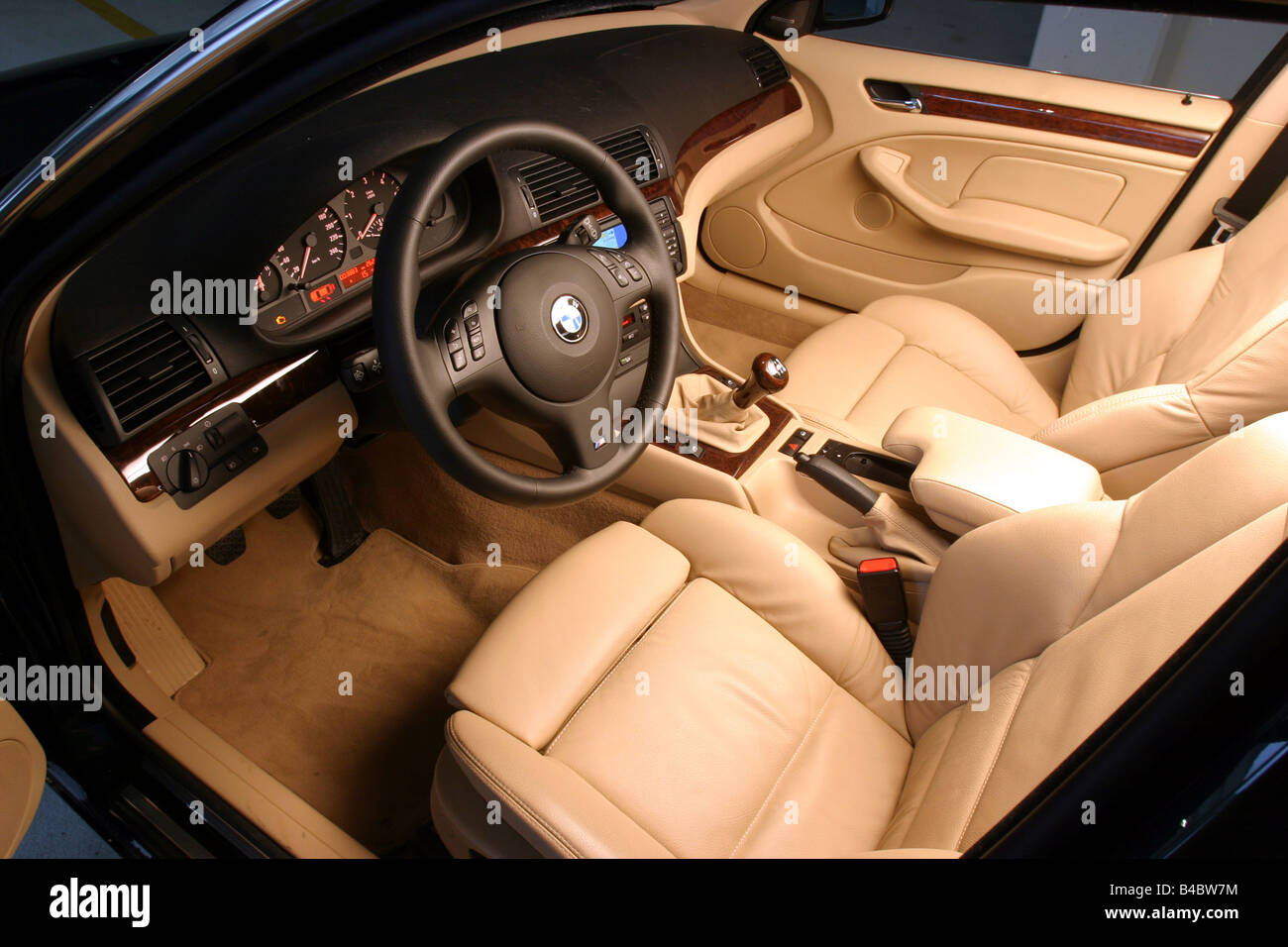 Car, BMW 330XD Touring, Compact, hatchback, medium class, model year 2001-,  black, interior view, Interior view, Cockpit, techni Stock Photo - Alamy