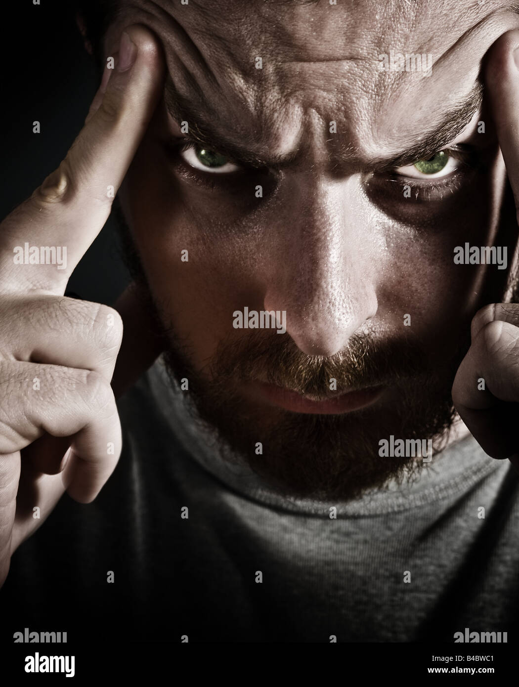 Грубый злой. Гнев. Вспыльчивость подростков. Грубый злой. Грубый человек.