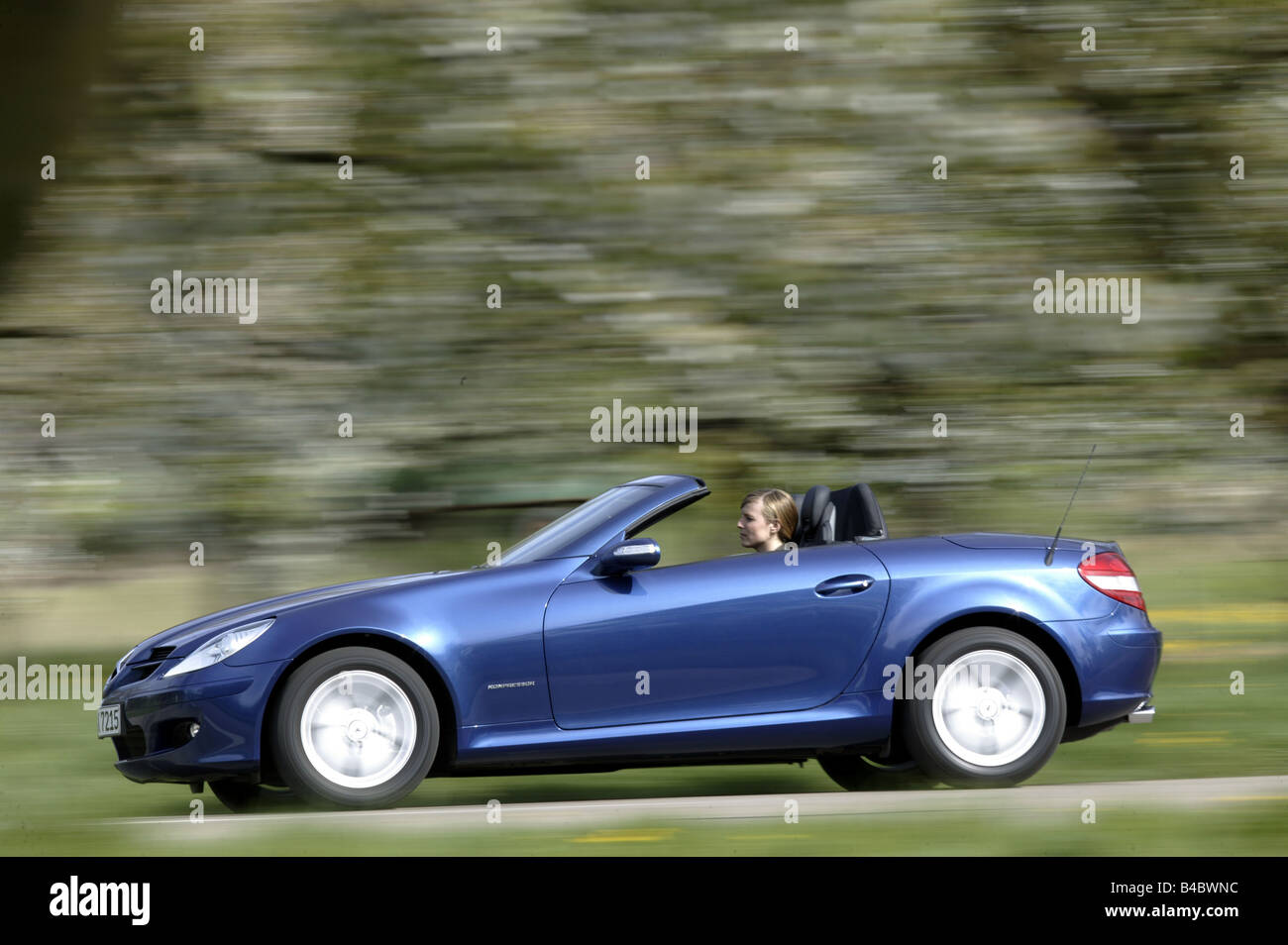 Mercedes slk 200 kompressor auto hi-res stock photography and images - Alamy