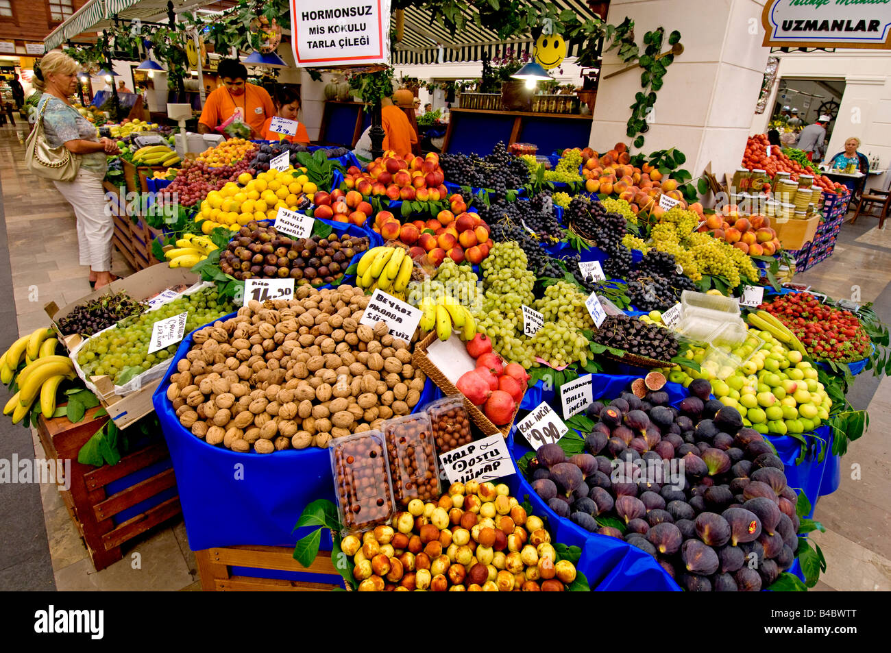 Greengrocer istanbul istinye park shopping hi-res stock photography and  images - Alamy
