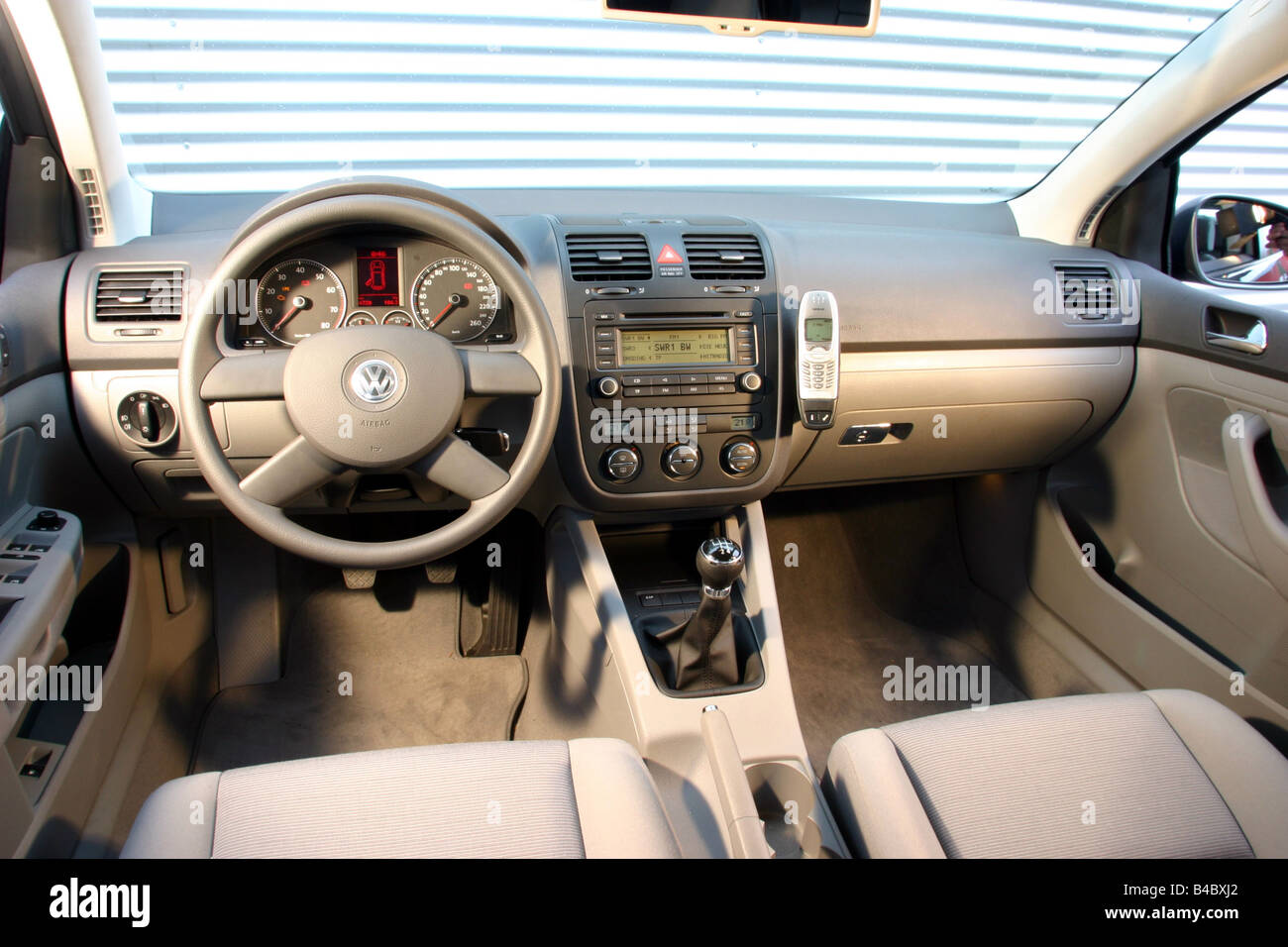Car, VW Volkswagen Golf 1.6 Trendline, Limousine, Lower middle-sized class,  anthracite, model year 2004-, interior view, Interio Stock Photo - Alamy