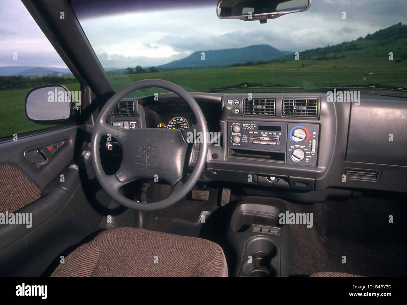 Car Chevrolet S 10 4.3 Pick Up model year 1995 interior view