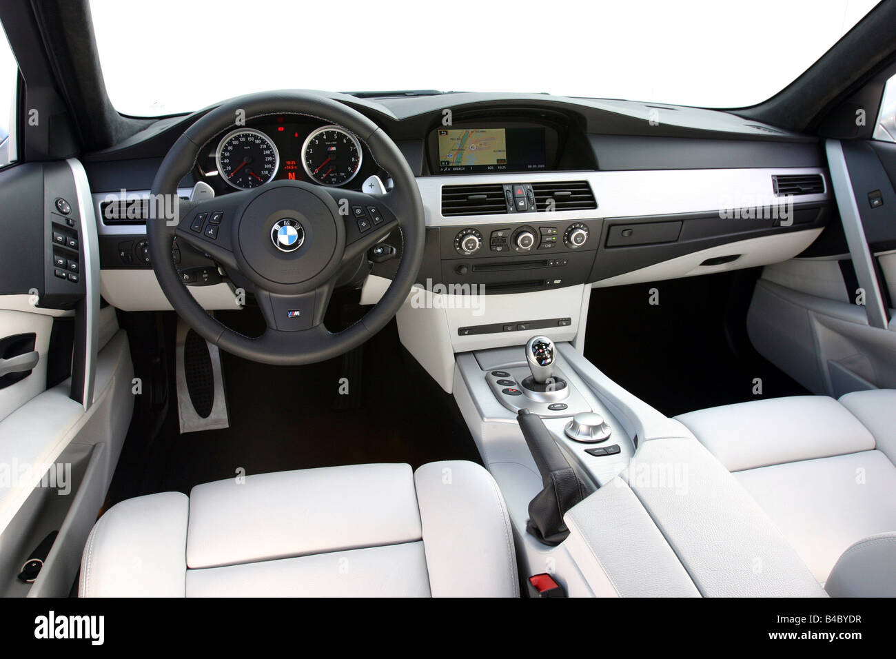 File:BMW E60 M5 Interior.JPG - Wikimedia Commons