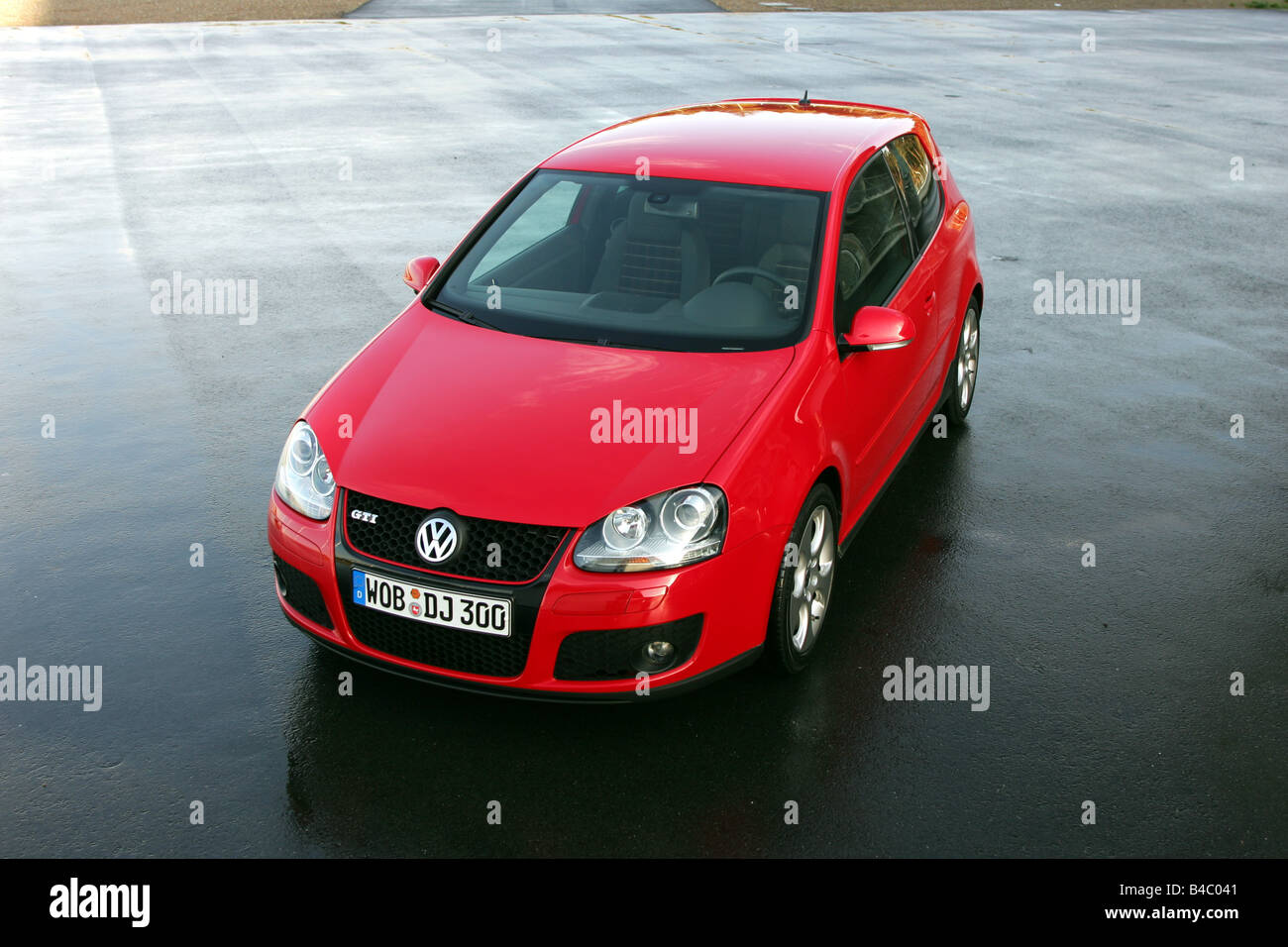 Car, VW Volkswagen Golf GTI, model year 2004, red, Lower middlesized