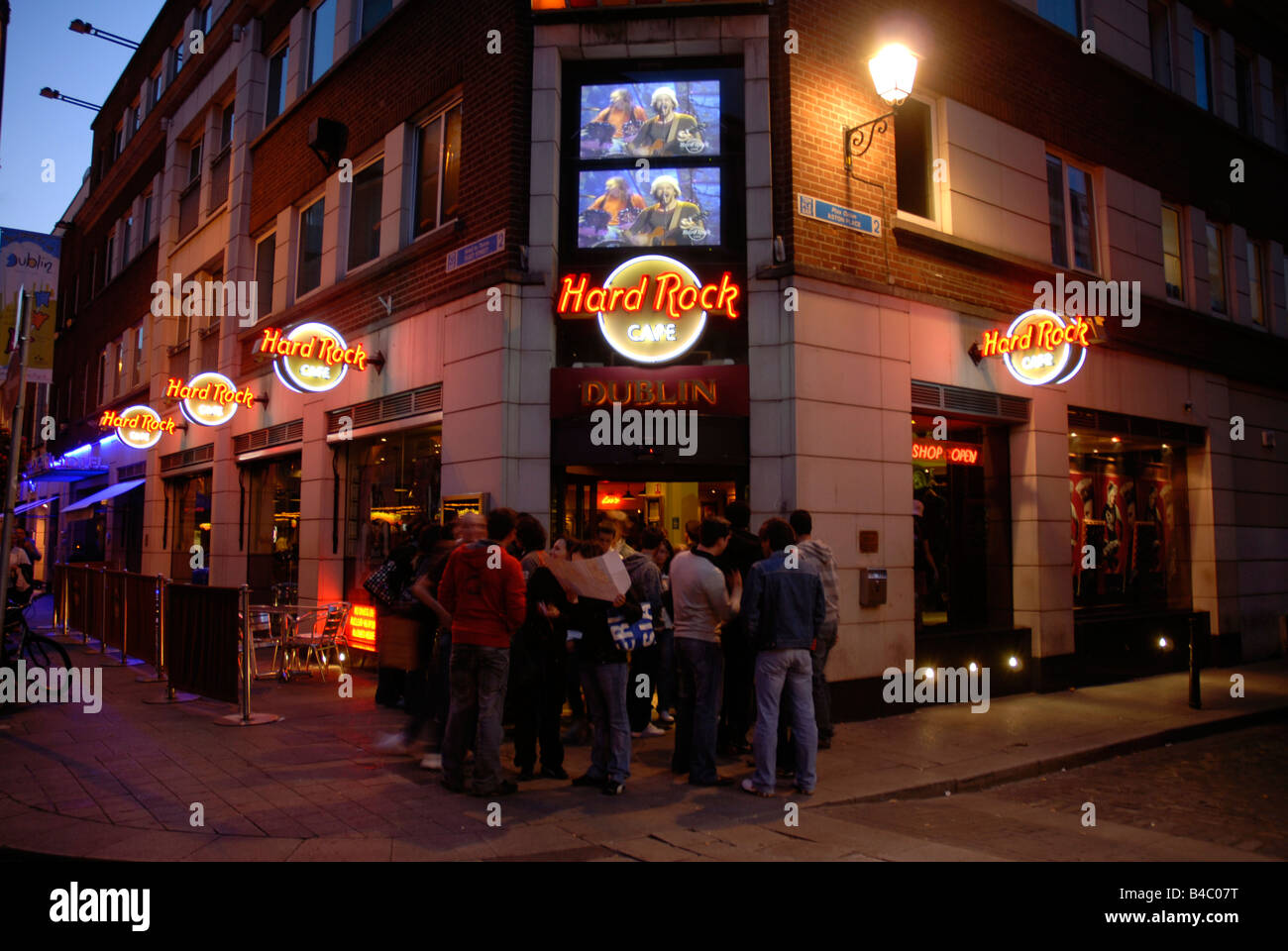 The Hard Rock Cafe in Fleet street, Temple Bar, Dublin, Ireland Stock Photo  - Alamy