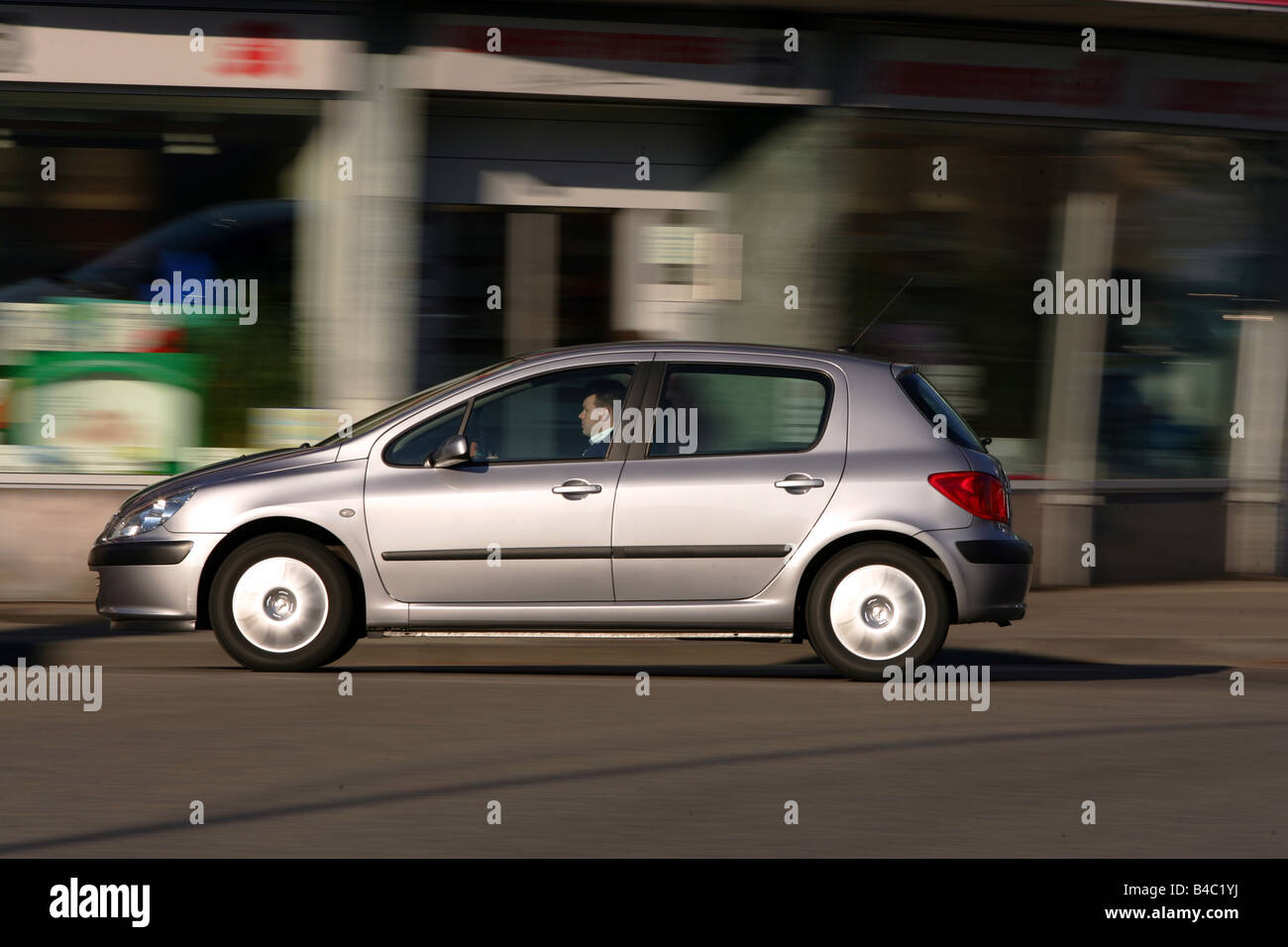 Peugeot 307 saloon car Stock Photo - Alamy