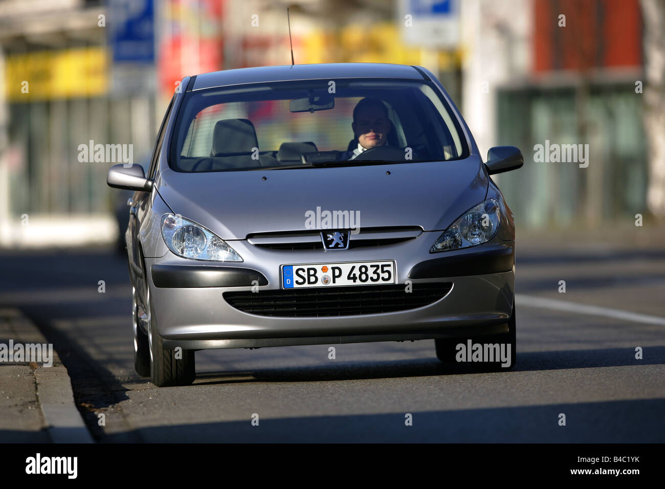 Peugeot 307 se 2005 cars hi-res stock photography and images - Alamy