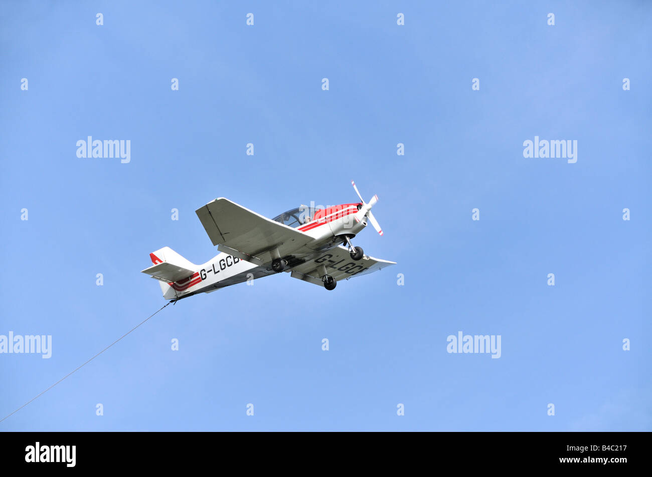 Glider tow aircraft hires stock photography and images Alamy