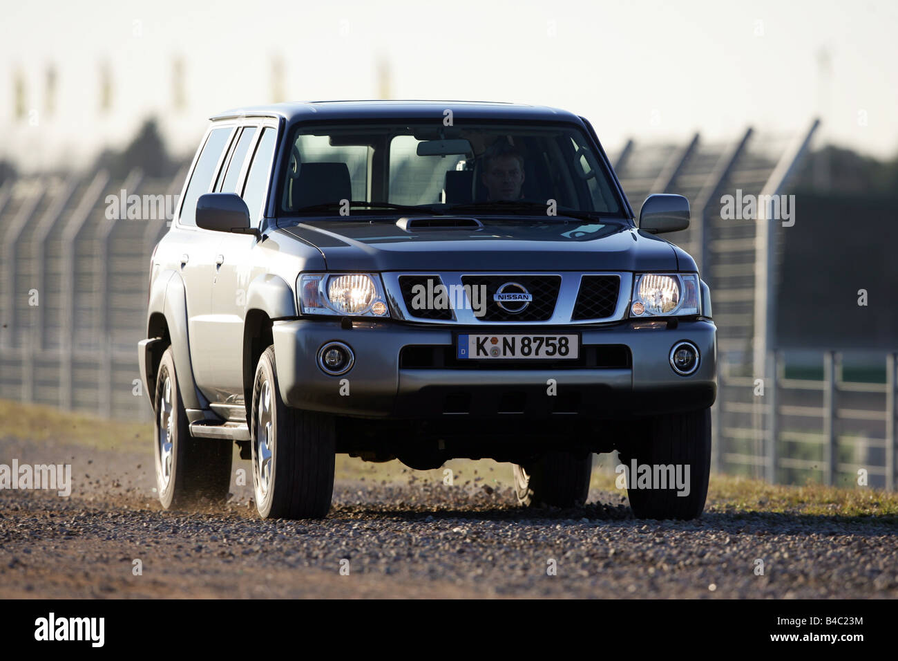 Nissan patrol hi-res stock photography and images - Alamy