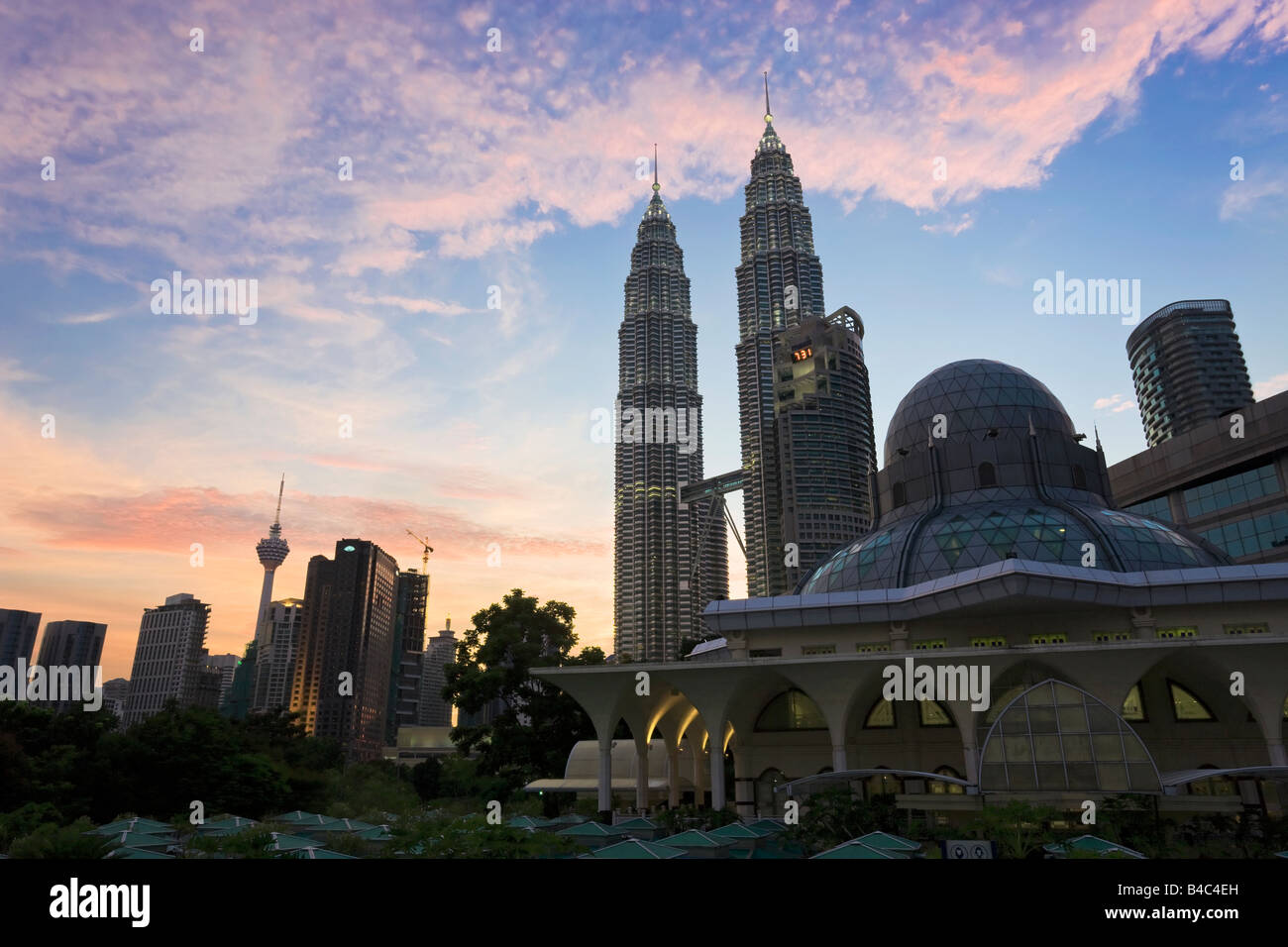 Asia, Malaysia, Selangor State, Kuala Lumpur, Mosque in the KLCC city park grounds at the base of the iconic Petronas Towers Stock Photo