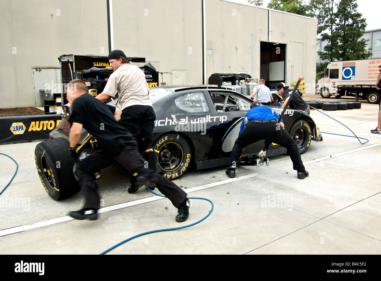 Nascar pit stop hi-res stock photography and images - Alamy