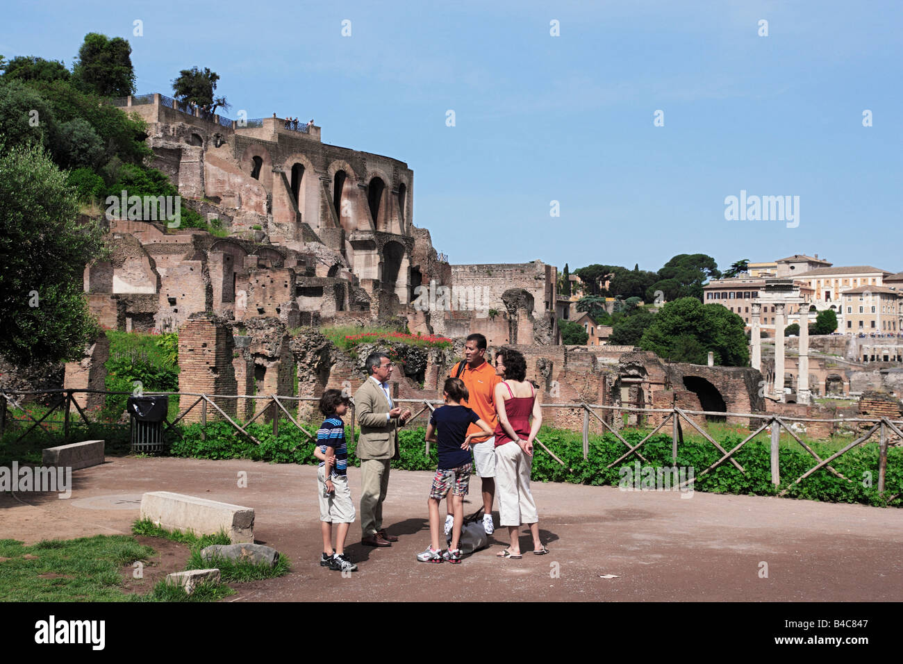 Family sightseeing rome hi-res stock photography and images - Alamy