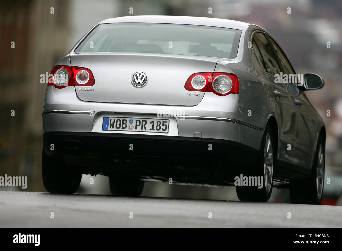 Car Vw Volkswagen Passat 2 0 Tdi Dsg Model Year 04 Silver Stock Photo Alamy