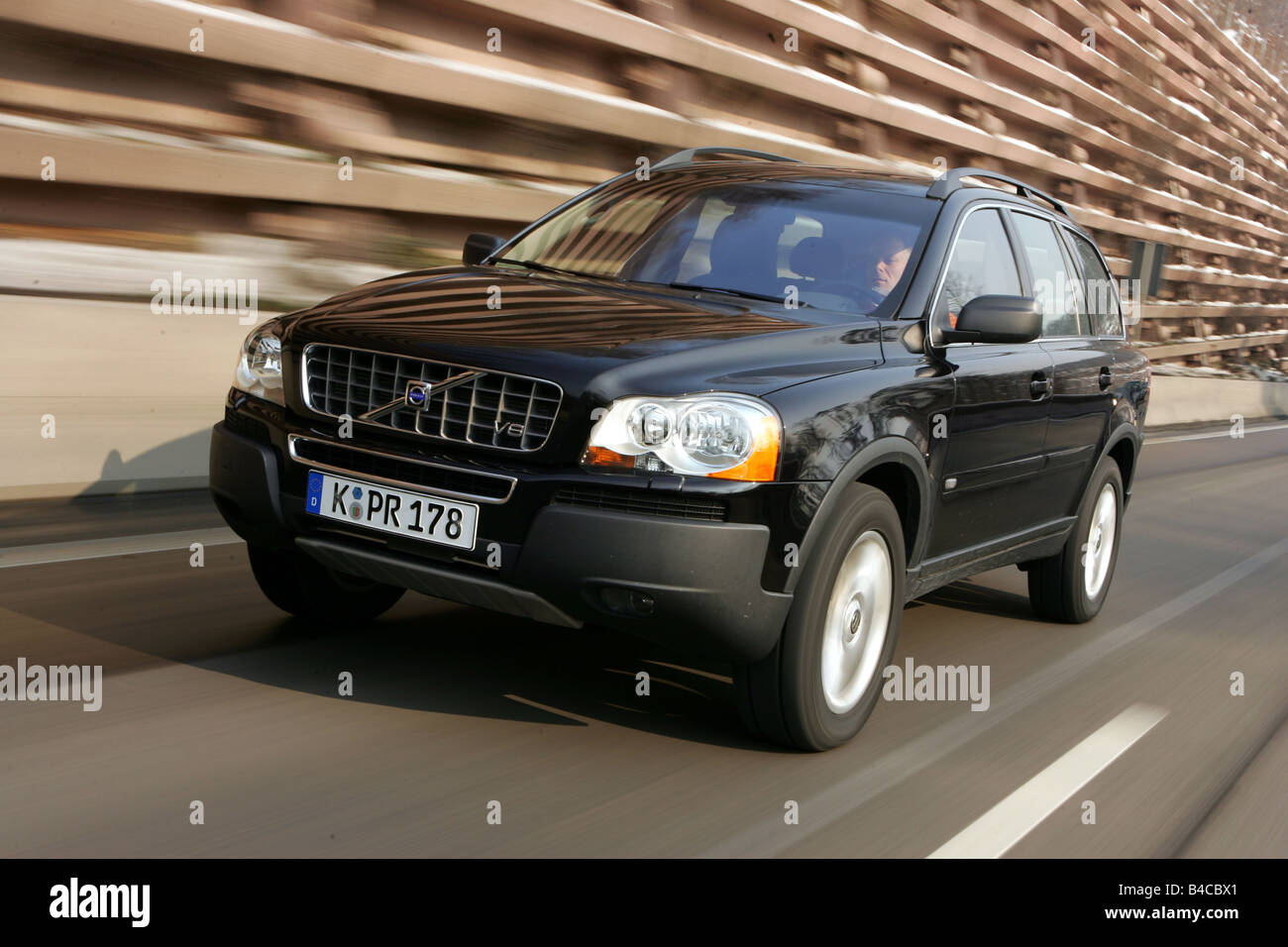 Car Volvo Xc 90 V8 Model Year 04 Black Cross Country Vehicle Driving Diagonal From The Front Frontal View Photographe Stock Photo Alamy Car Volvo Xc 90 V8 Model Year 04 Black Cross Country Vehicle Driving Diagonal From The Front Frontal View Photographe Stock Photo Alamy