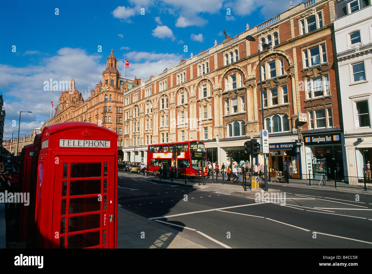 Brompton Rd London Great Britain - London - Brompton district - Brompton Road - Harrods ...
