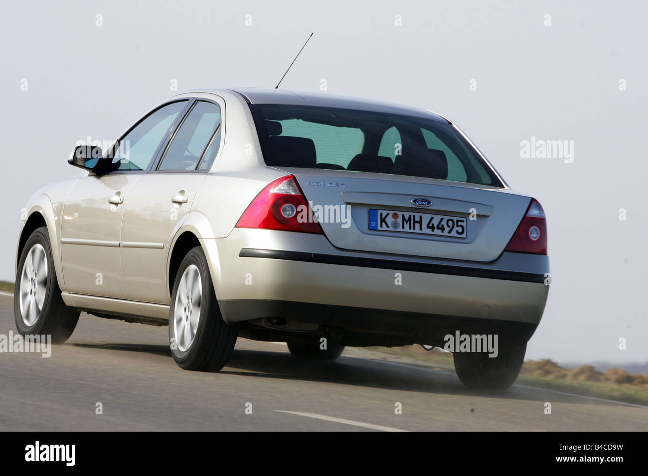 Car, Ford Mondeo 2.0 16V, medium class, model year 2005-, Limousine,  silver, driving, diagonal from the back, rear view, country Stock Photo -  Alamy