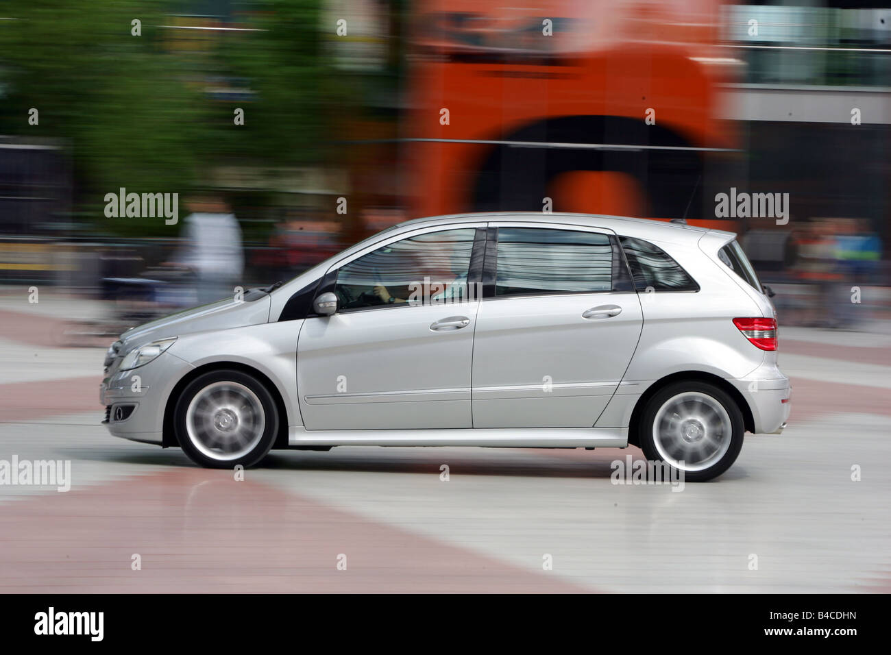 https://c8.alamy.com/comp/B4CDHN/car-mercedes-b-200-cdi-model-year-2005-silver-van-driving-side-view-B4CDHN.jpg