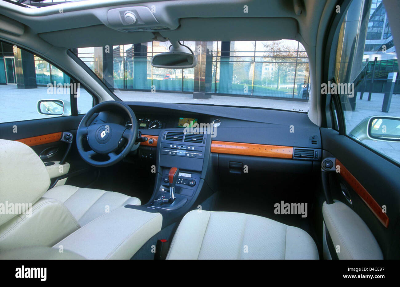 Car, Renault Vel Satis 3.5 V6, Van, model year 2002-, silver-beige, fawn,  interior view, Interior view, Cockpit, technique/acces Stock Photo - Alamy