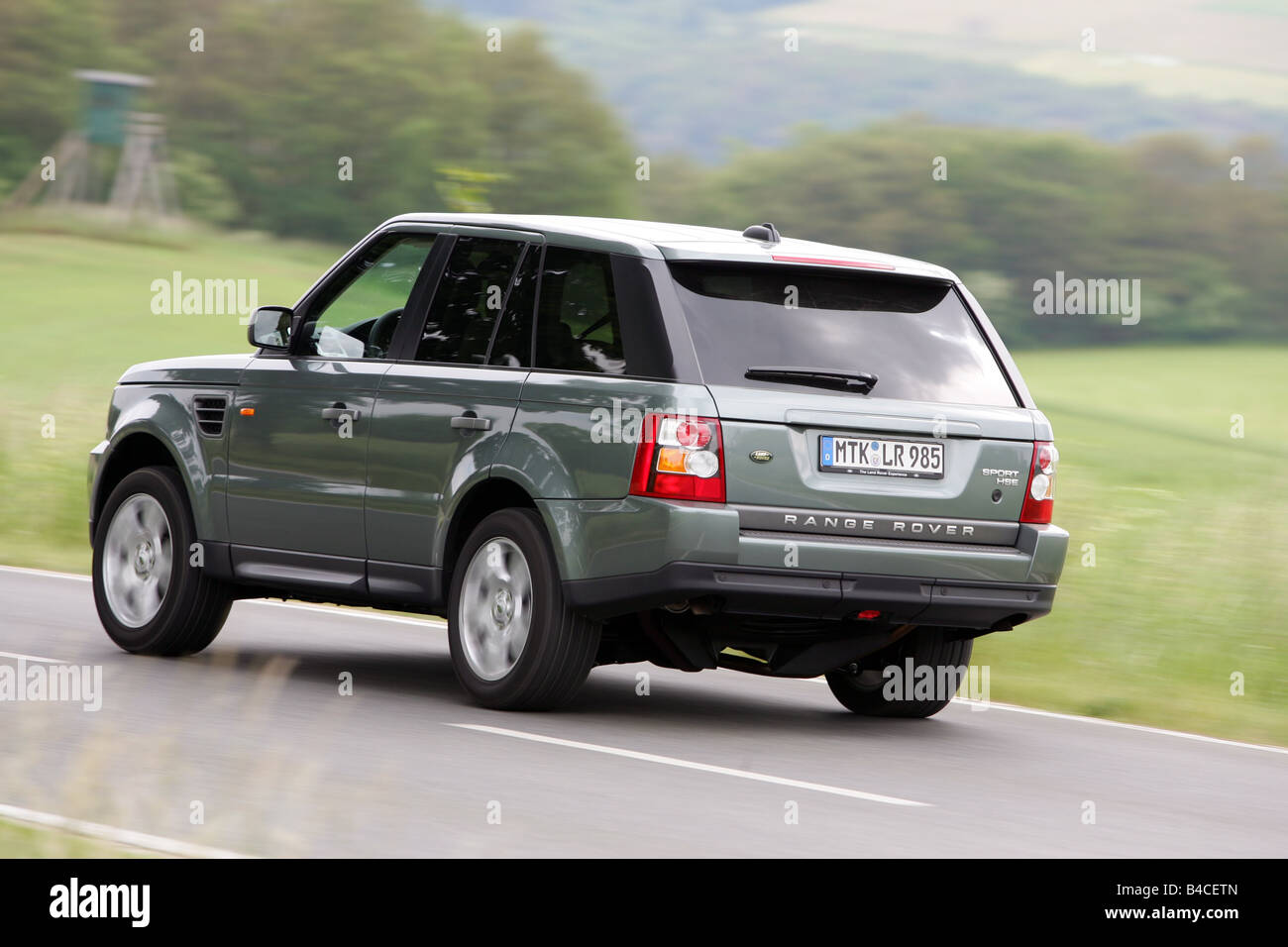 Car, Land Rover Range Rover V8 HSE, anthracite, model year 2005-, driving, standing, upholding, diagonal from the front, b Stock Photo - Alamy