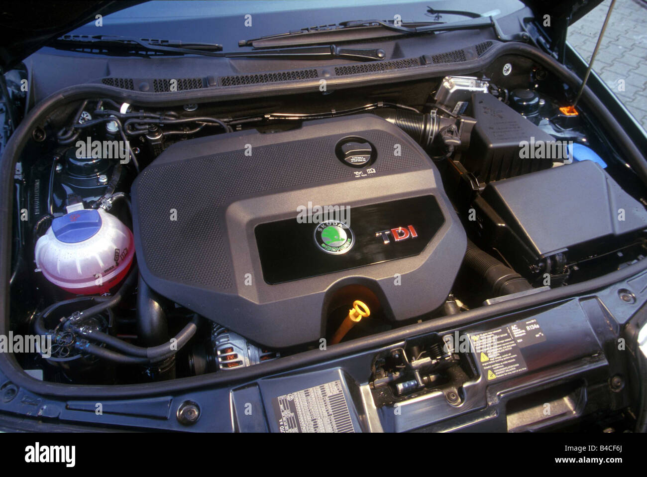 Car, Skoda Fabia Combi, small approx., hatchback, black, model year 2002-,  view in engine compartment, engine, technique/accesso Stock Photo - Alamy