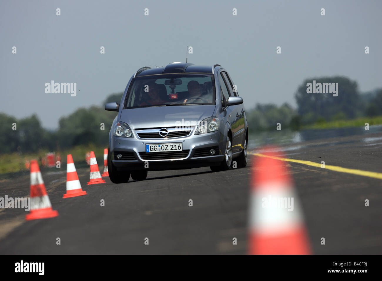 Opel zafira hi-res stock photography and images - Page 2 - Alamy