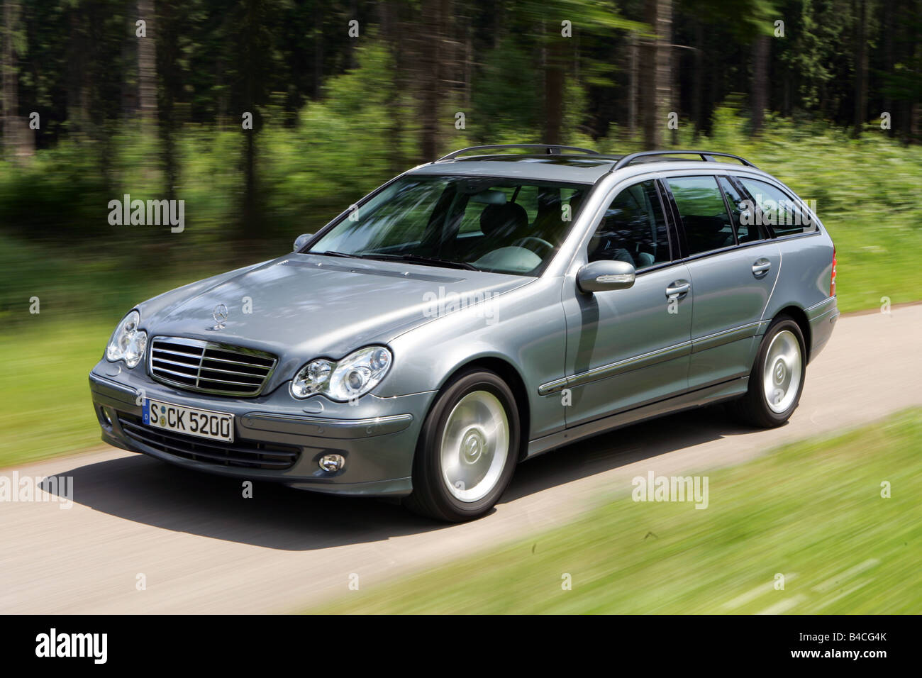 File:Mercedes-Benz W203 C 230 Iridium Silver (1).jpg - Wikimedia Commons