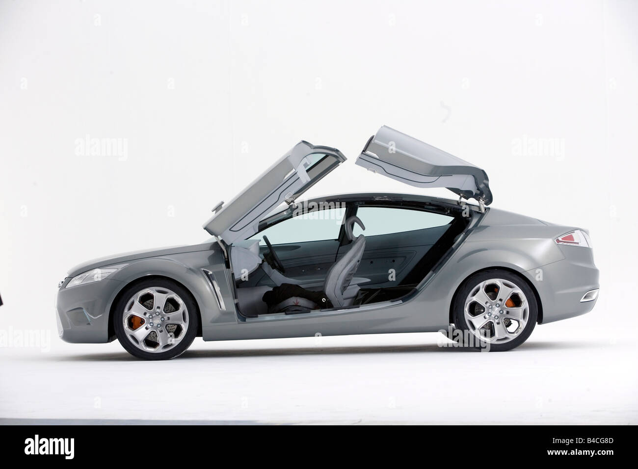 Car, Ford Iosis IAA 2005 Study, silver, roadster, coupe/Coupe, Studio admission, standing, upholding, side view, open doors Stock Photo