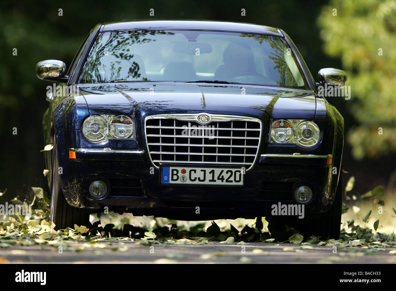 Chrysler 300c 5 7 Hemi Upper Middle Sized Model Year 04 Dunkelblue Moving Diagonal From The Front Frontal View Country Stock Photo Alamy Chrysler 300c 5 7 Hemi Upper Middle Sized Model Year 04 Dunkelblue Moving Diagonal From The Front Frontal View Country Stock Photo Alamy