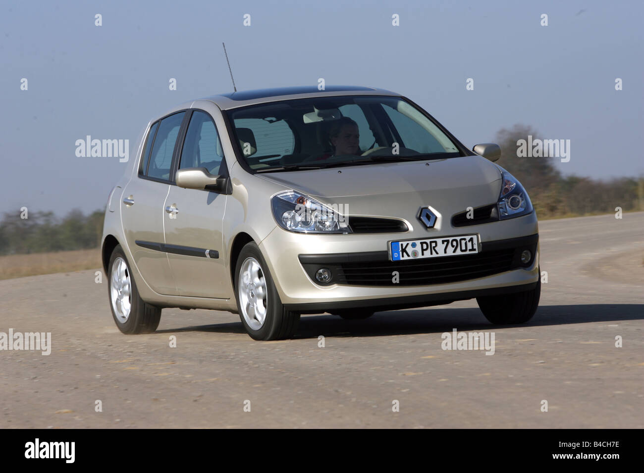 Renault clio 2005 hi-res stock photography and images - Alamy