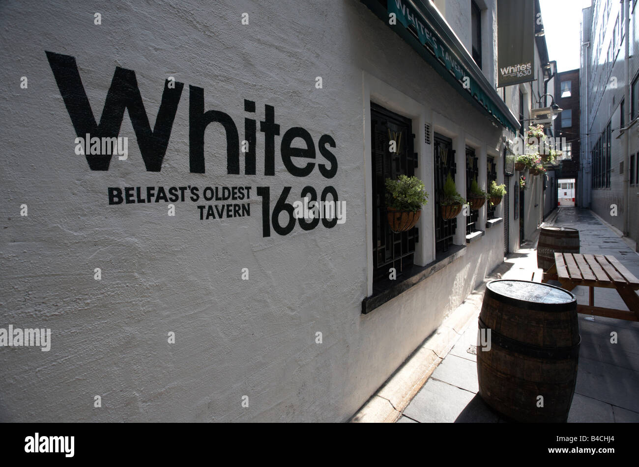 Whites Tavern Belfasts oldest tavern established in 1630 belfast city centre northern ireland uk Stock Photo