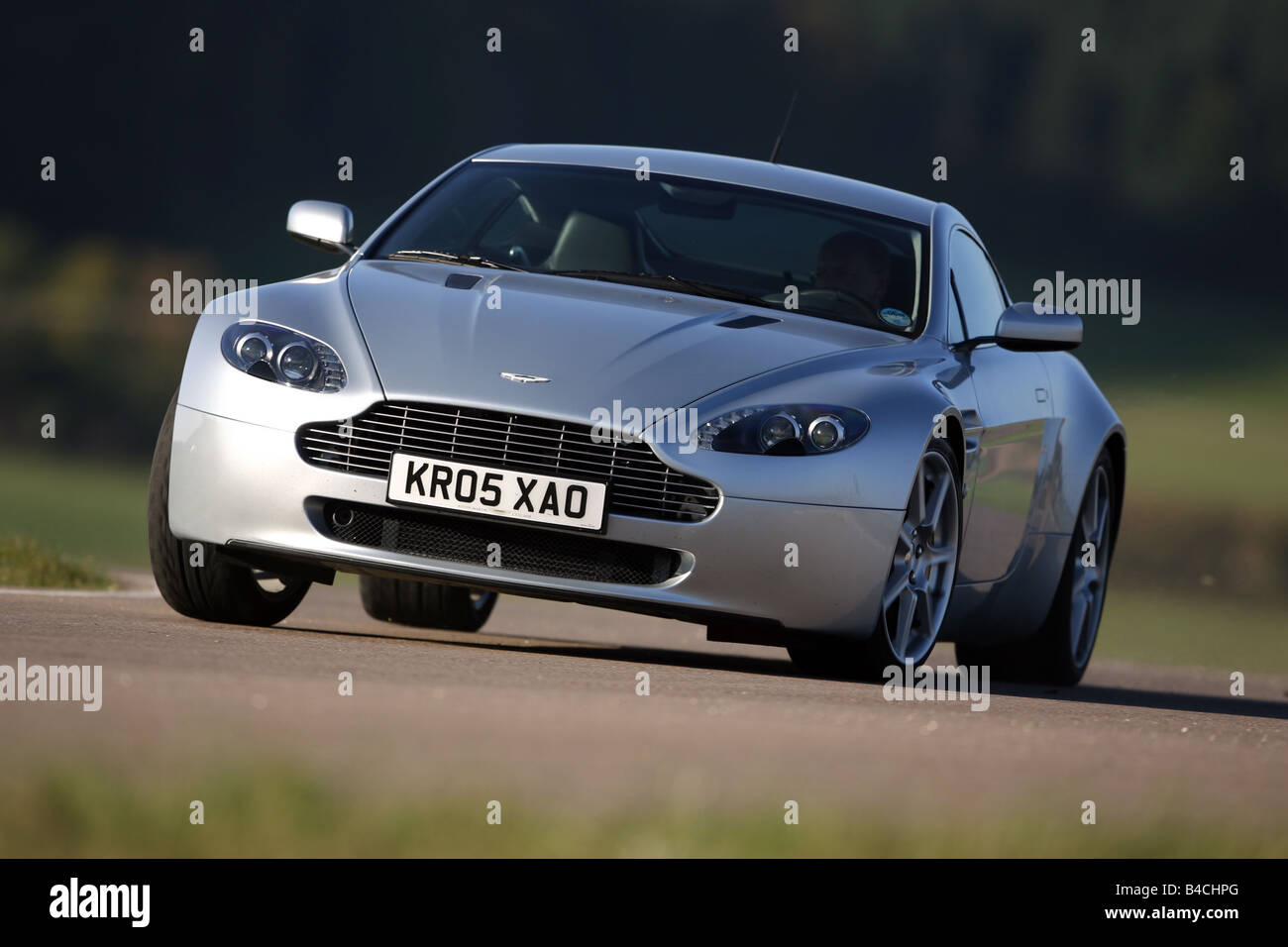 Aston martin vantage v8 hi-res stock photography and images - Alamy