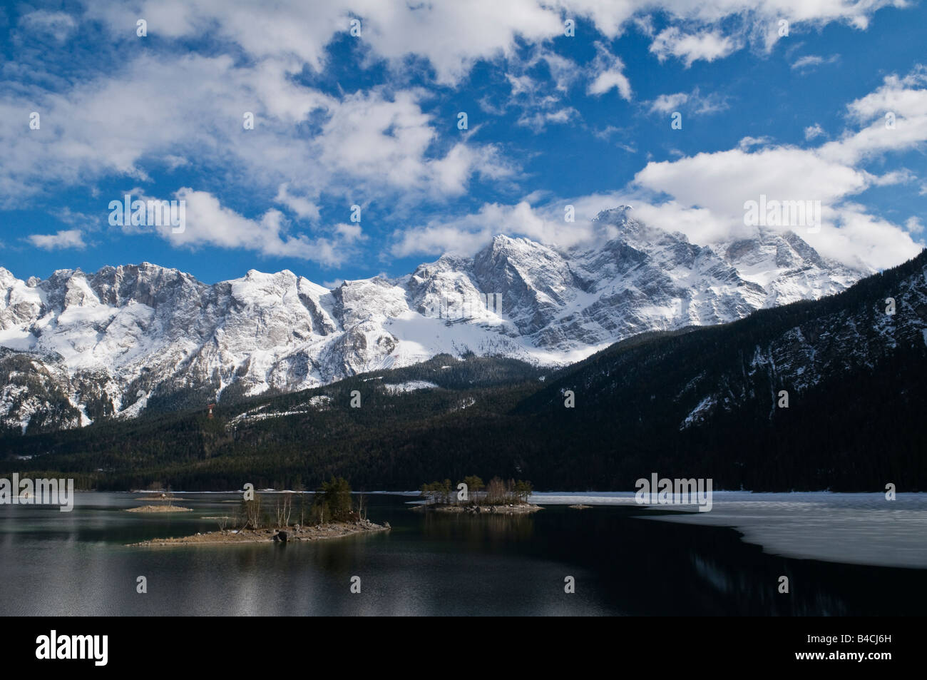 Eibsee lake with wetterstein range and zugspitze hi-res stock ...