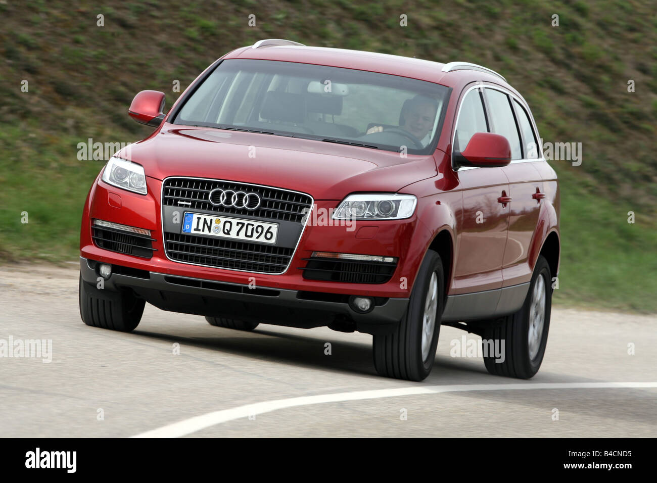 Front Audi Q7 High Resolution Stock Photography And Images Alamy