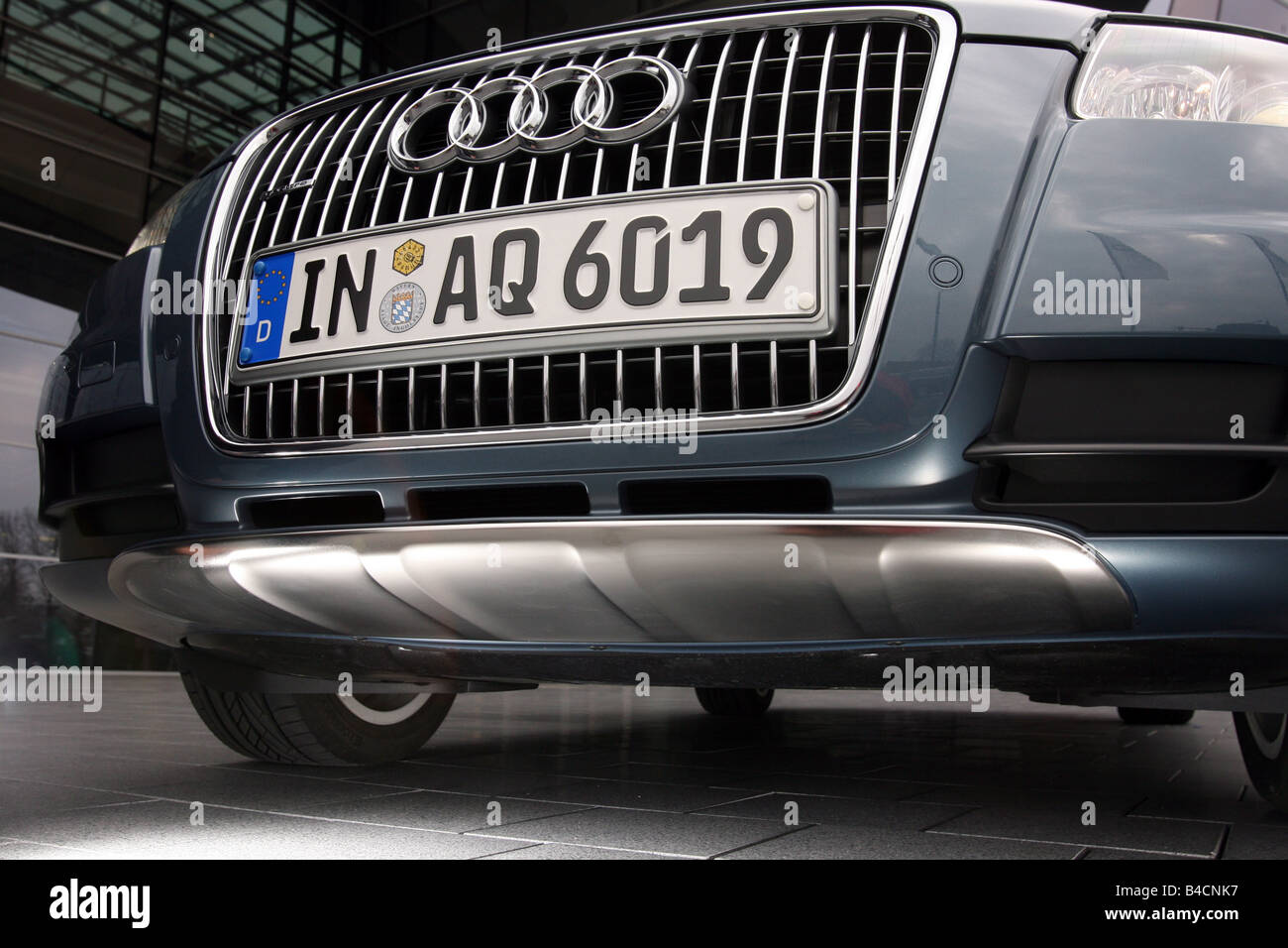 Audi A6 Allroad Quattro 4.2 FSI, model year 2006-, anthracite, Detailed  view, grill, grill, cowling, technique/accessory, access Stock Photo - Alamy