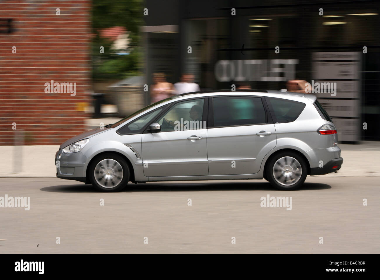 Ford S Max 2 0 Tdci Model Year 2006 Silver Driving Side View City Stock Photo Alamy