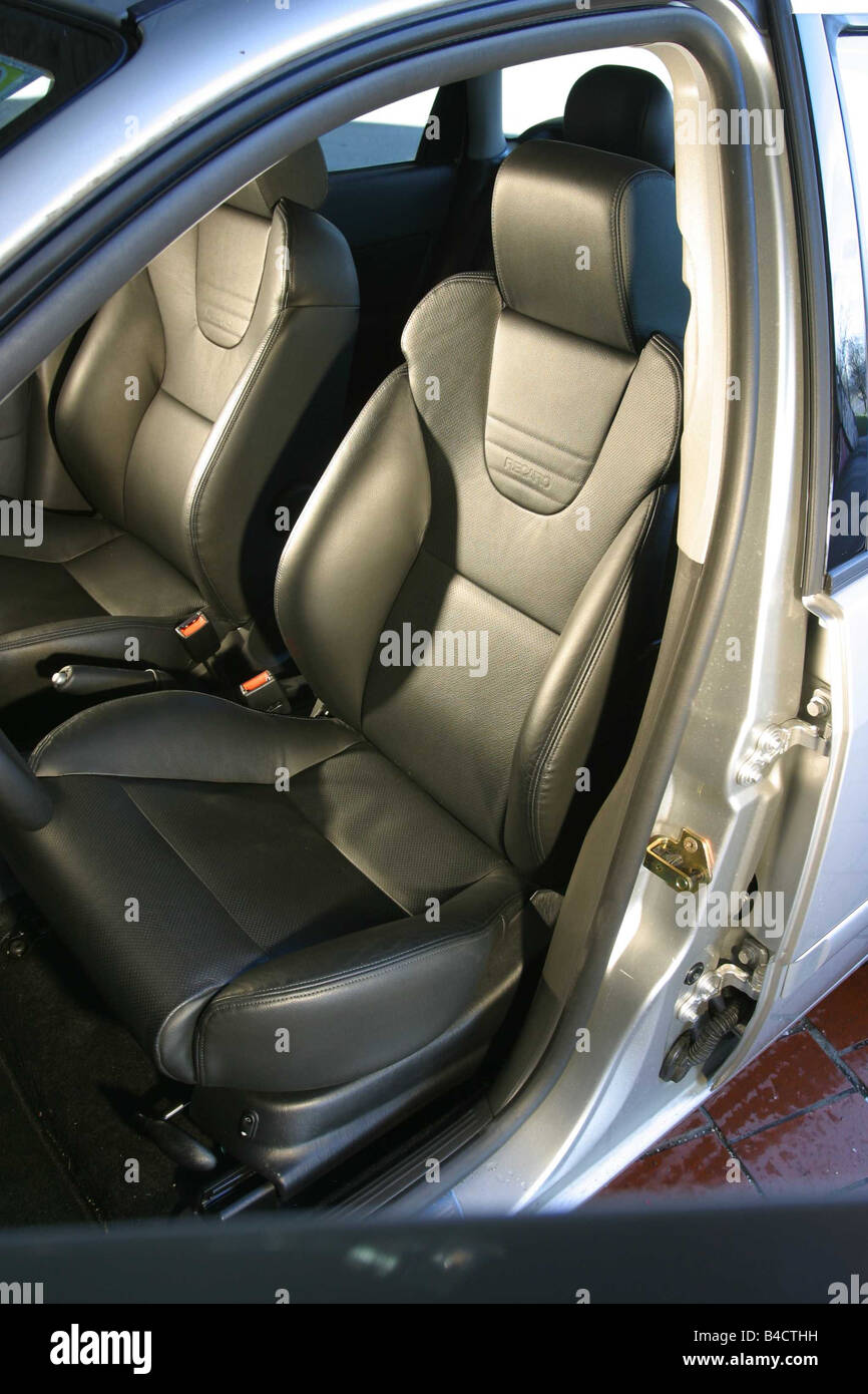 Car, Ford Focus ST170, Lower middle-sized class, Turnier/hatchback, model  year 2002-, silver, interior view, Interior view, seat Stock Photo - Alamy