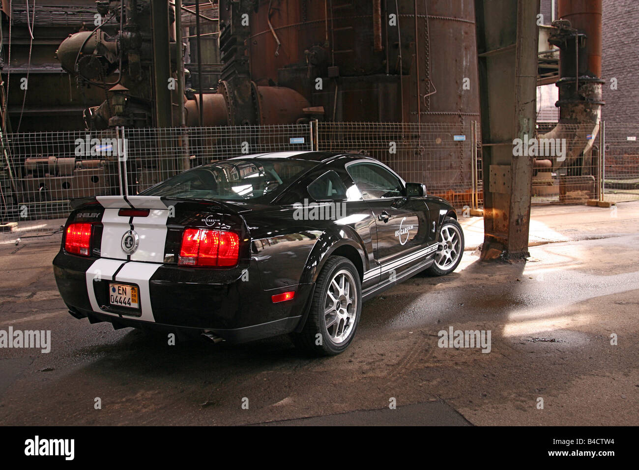 shelby cobra mustang gt500 black